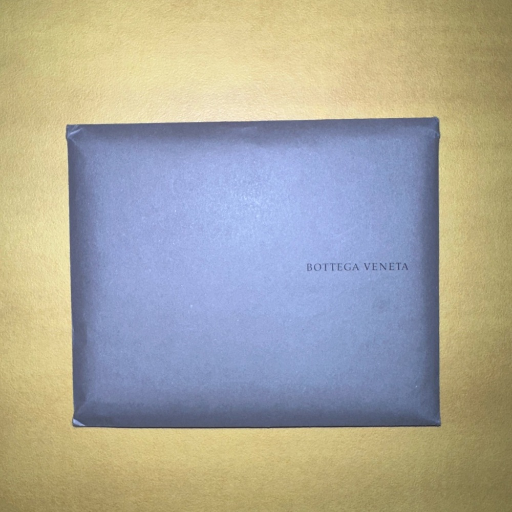 New, unused, Black Bottega Veneta Leather Mirror - Picture 5 of 5